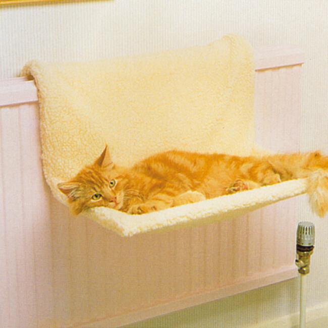 Couchage hamac pour chat frileux avec fixation sur radiateur